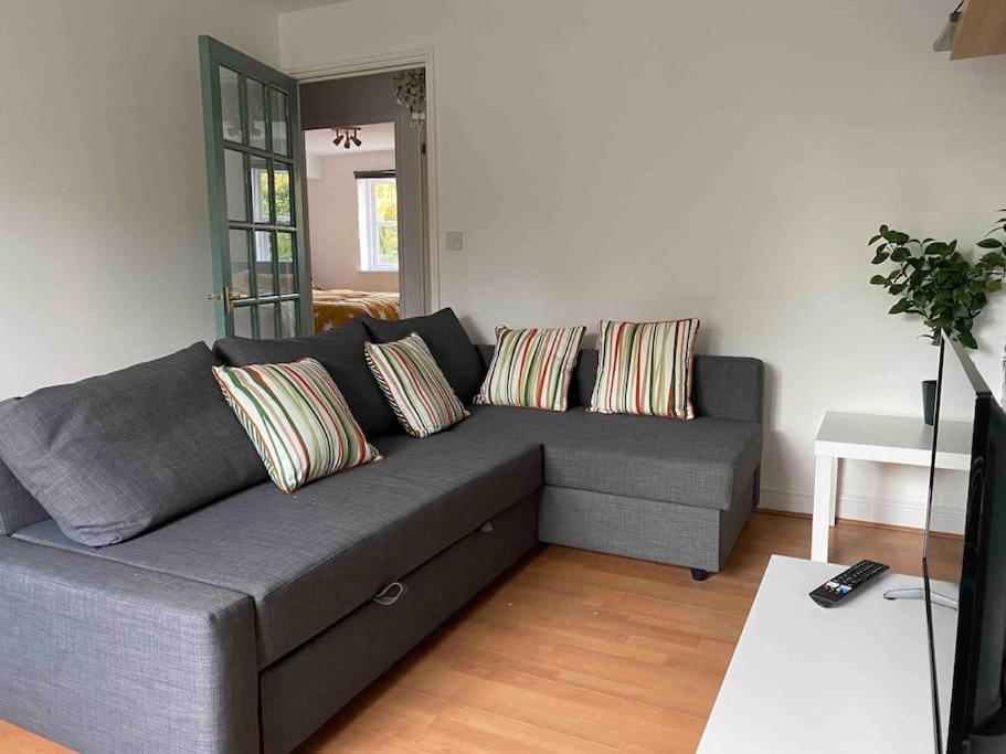 Canal-Flat Near Stratford International Station Apartment London Bagian luar foto